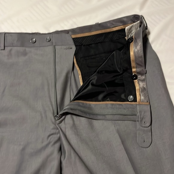 Caravelli gray 3 piece suite. Like new. 54L coat and 50 waist pant. - Picture 13 of 16